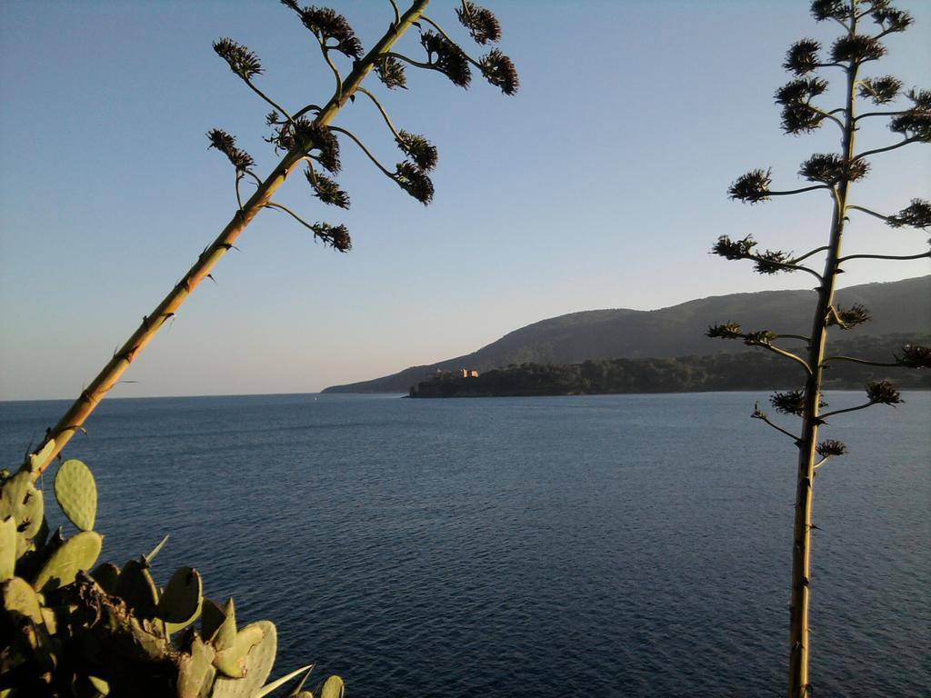 Albergo Romana Capoliveri  Buitenkant foto